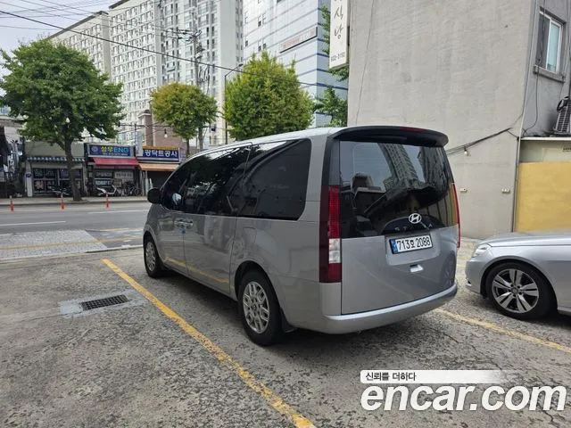 Hyundai Staria — фото 2