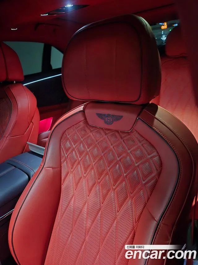 Bentley Flying Spur — фото 10