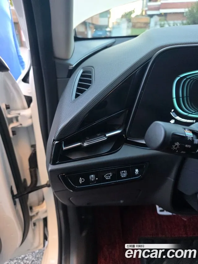 Kia Niro — фото 11