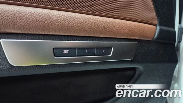 BMW 5-Series — фото 13