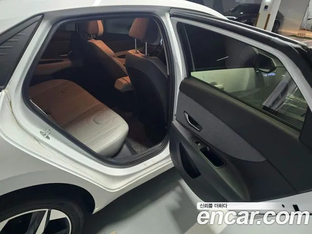 Hyundai Avante — фото 12