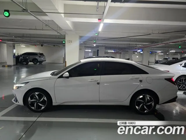 Hyundai Avante — фото 18