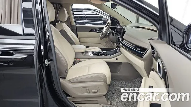 Kia Carnival — фото 11