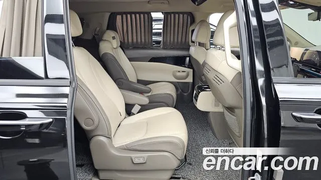 Kia Carnival — фото 12