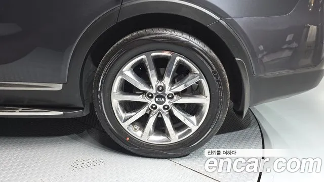 Kia Sorento — фото 21