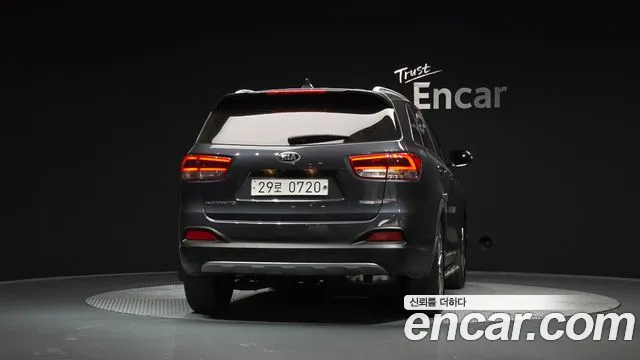 Kia Sorento — фото 4