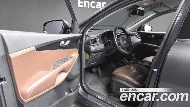 Kia Sorento — фото 10
