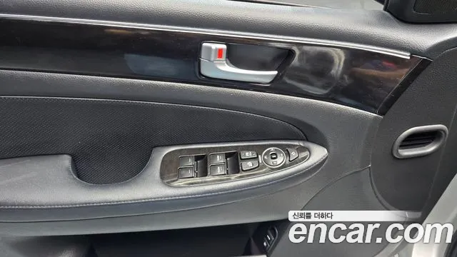 Hyundai Genesis — фото 18