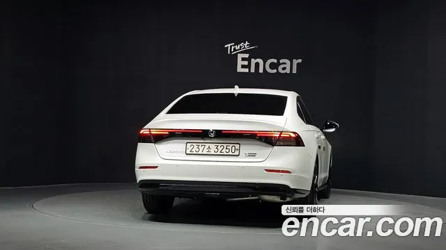 Honda Accord — фото 4