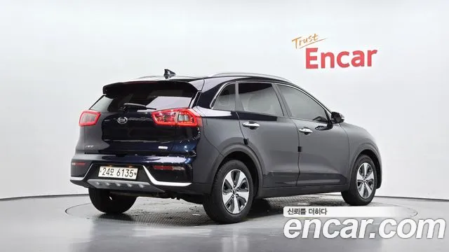 Kia Niro — фото 1