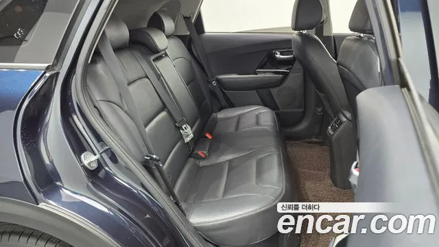 Kia Niro — фото 10