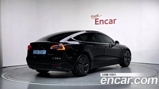 Tesla Model 3 — фото 2