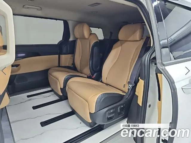 Kia Carnival — фото 12