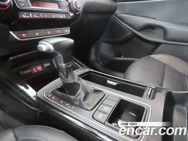 Kia Sorento — фото 11
