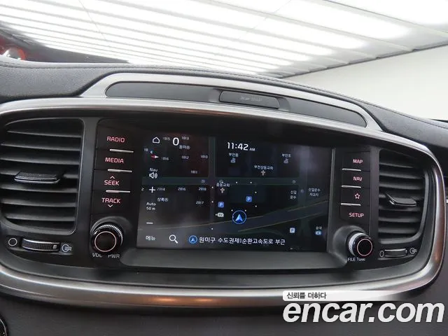 Kia Sorento — фото 13