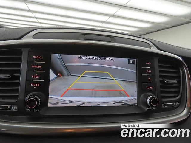 Kia Sorento — фото 14