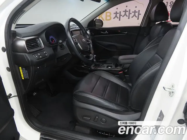 Kia Sorento — фото 5