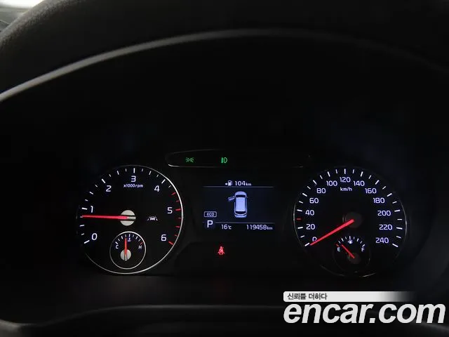 Kia Sorento — фото 9