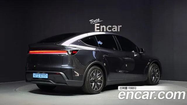 Tesla Model Y — фото 2
