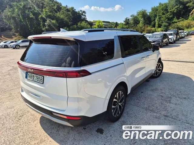 Kia Carnival — фото 2