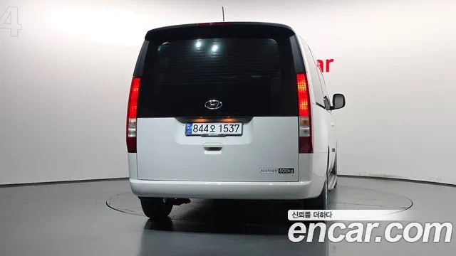 Hyundai Staria — фото 3