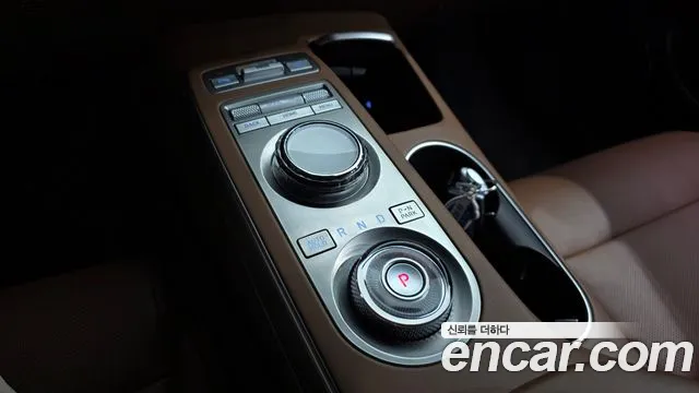 Genesis GV70 — фото 9