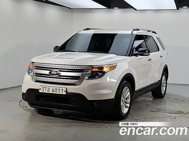 Ford Explorer — фото 1