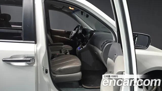 Kia Carnival — фото 11