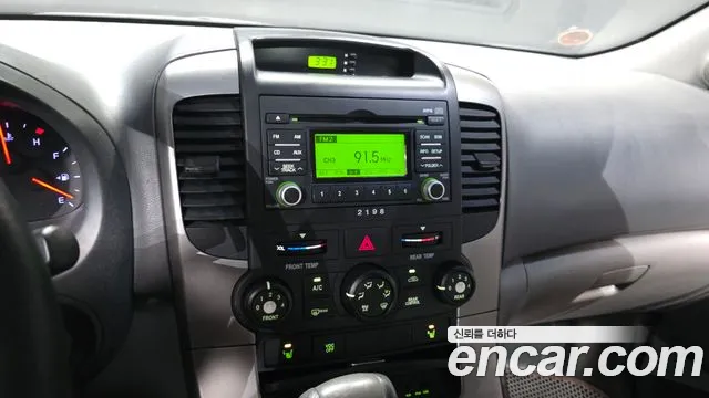 Kia Carnival — фото 16