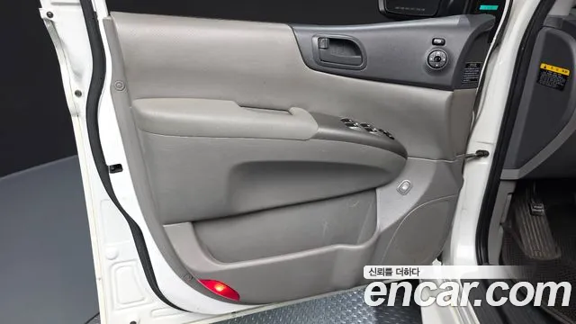 Kia Carnival — фото 24