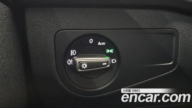 Volkswagen Tiguan — фото 17