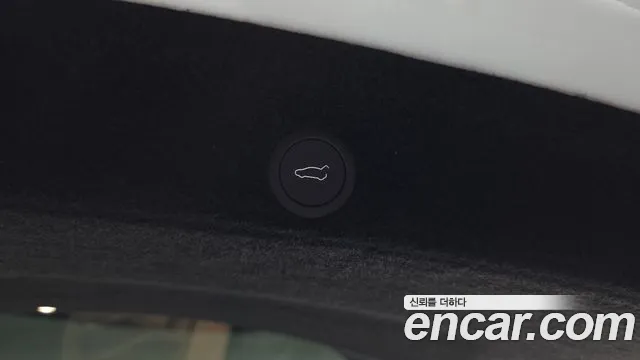 Tesla Model Y — фото 15