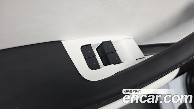 Tesla Model Y — фото 19