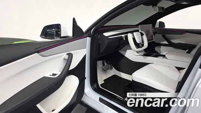 Tesla Model Y — фото 9