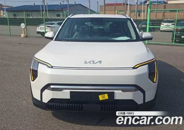 Kia EV3 — фото 1