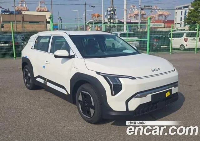 Kia EV3 — фото 8