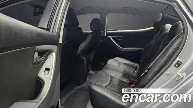 Hyundai Avante — фото 11