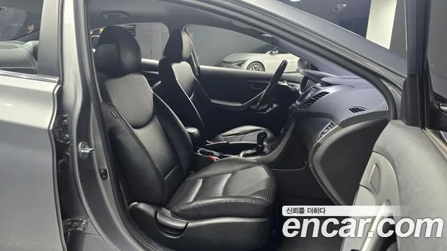 Hyundai Avante — фото 9