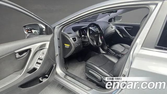 Hyundai Avante — фото 10