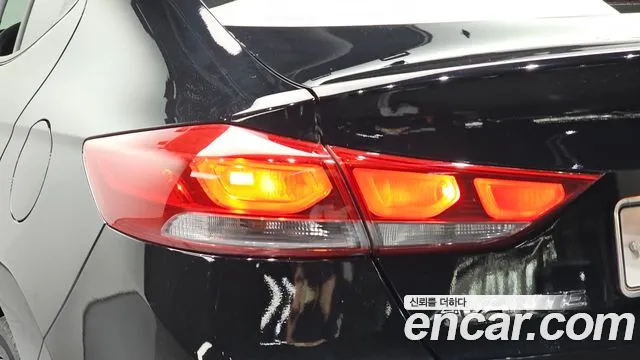 Hyundai Avante — фото 23