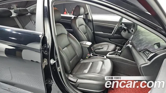Hyundai Avante — фото 26
