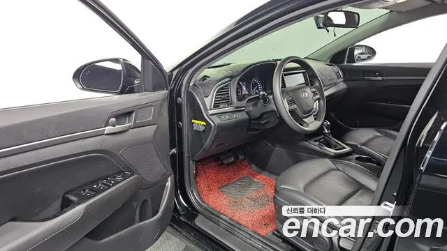 Hyundai Avante — фото 10
