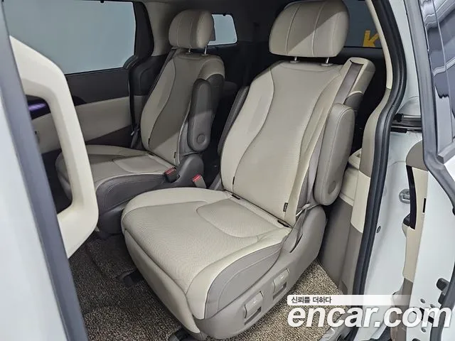 Kia Carnival — фото 12
