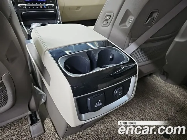 Kia Carnival — фото 13