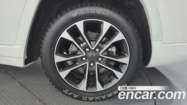 Jeep Cherokee — фото 21