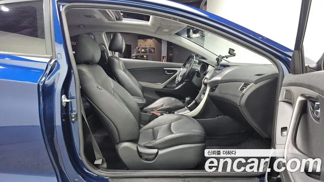 Hyundai Avante — фото 12