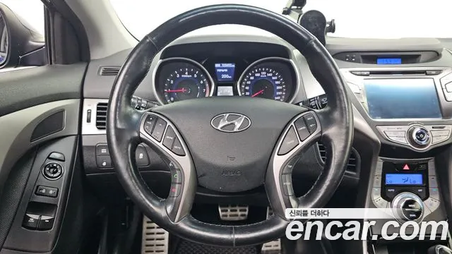 Hyundai Avante — фото 15