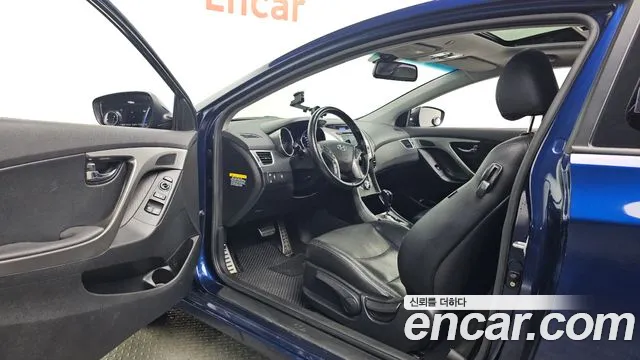 Hyundai Avante — фото 10