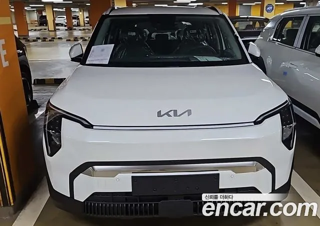 Kia EV3 — фото 1