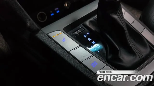 Hyundai Avante — фото 17